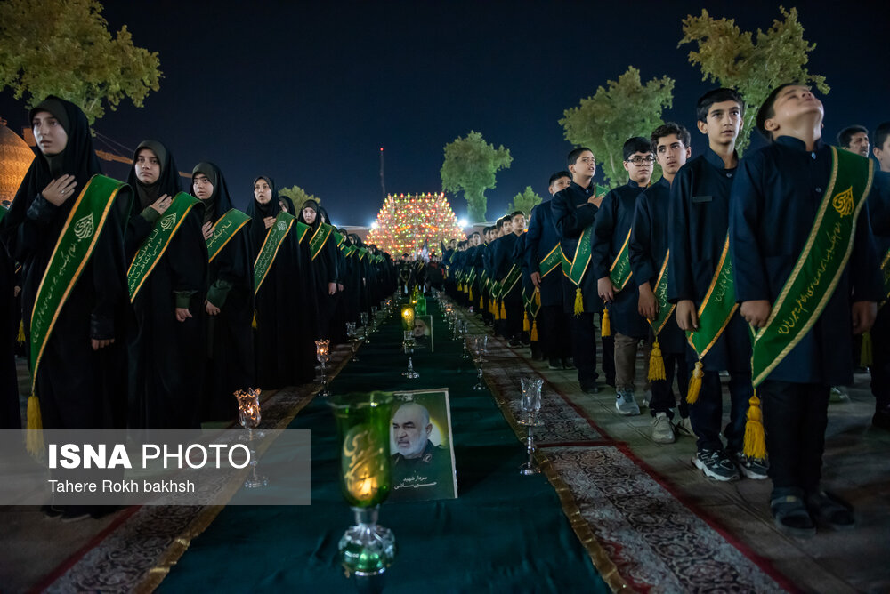 لاله گردانی در سوگ امام رضا(ع) - شاهچراغ