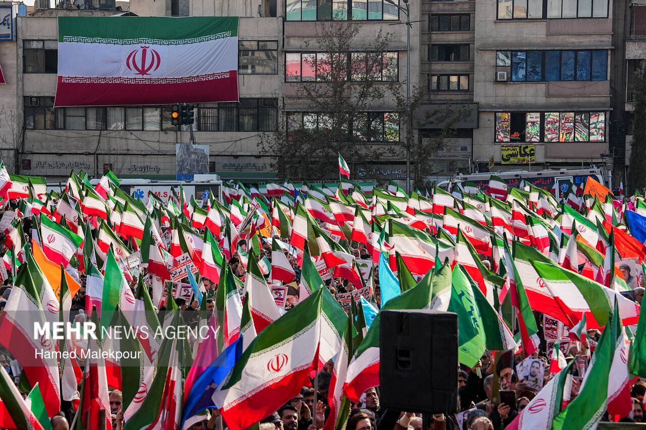 تجمع همبستگی ملی با سخنرانی رئیس مجلس