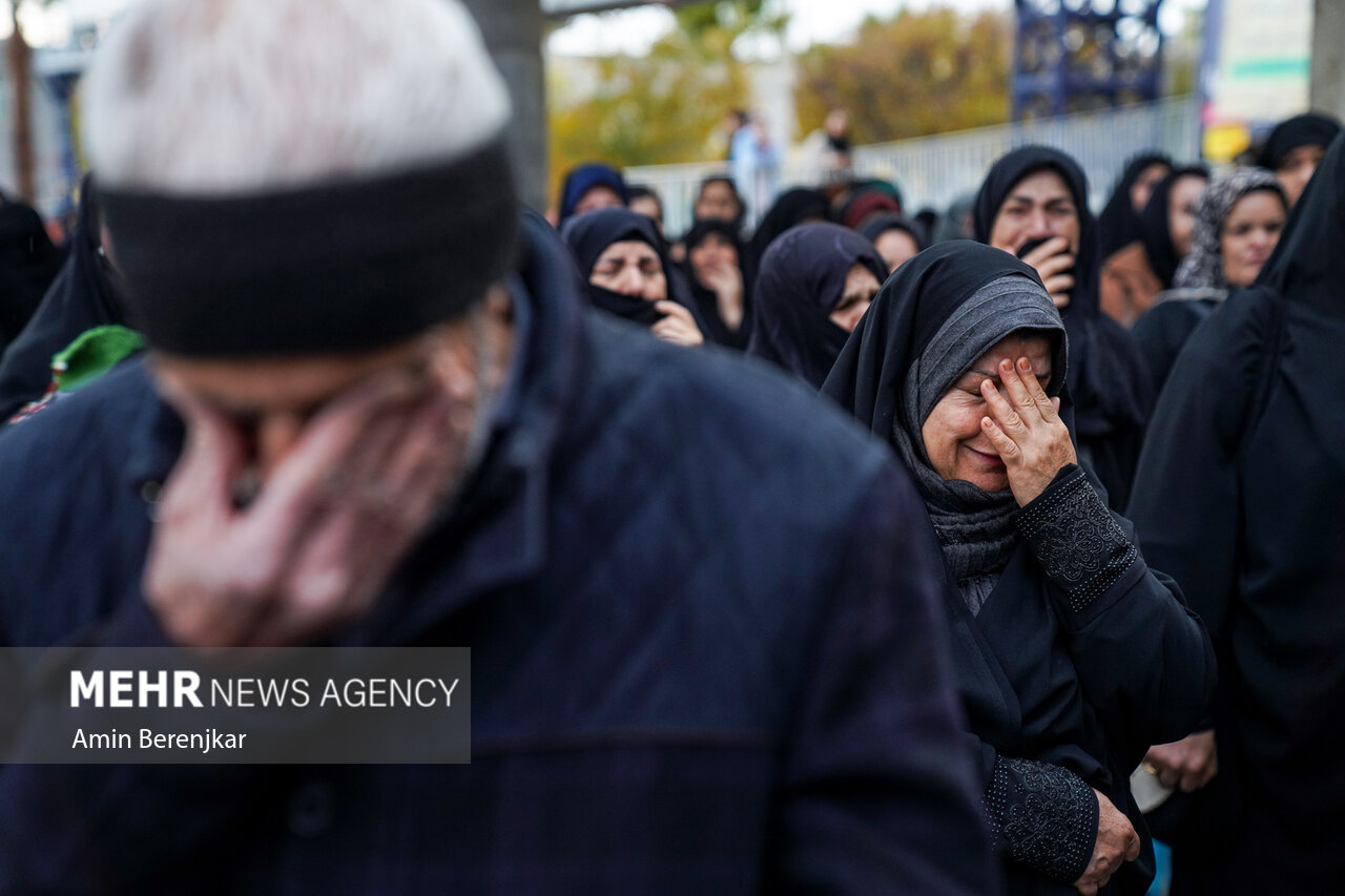 تشییع و خاکسپاری پیکر پاک شهید گمنام در بوستان نماز شیراز