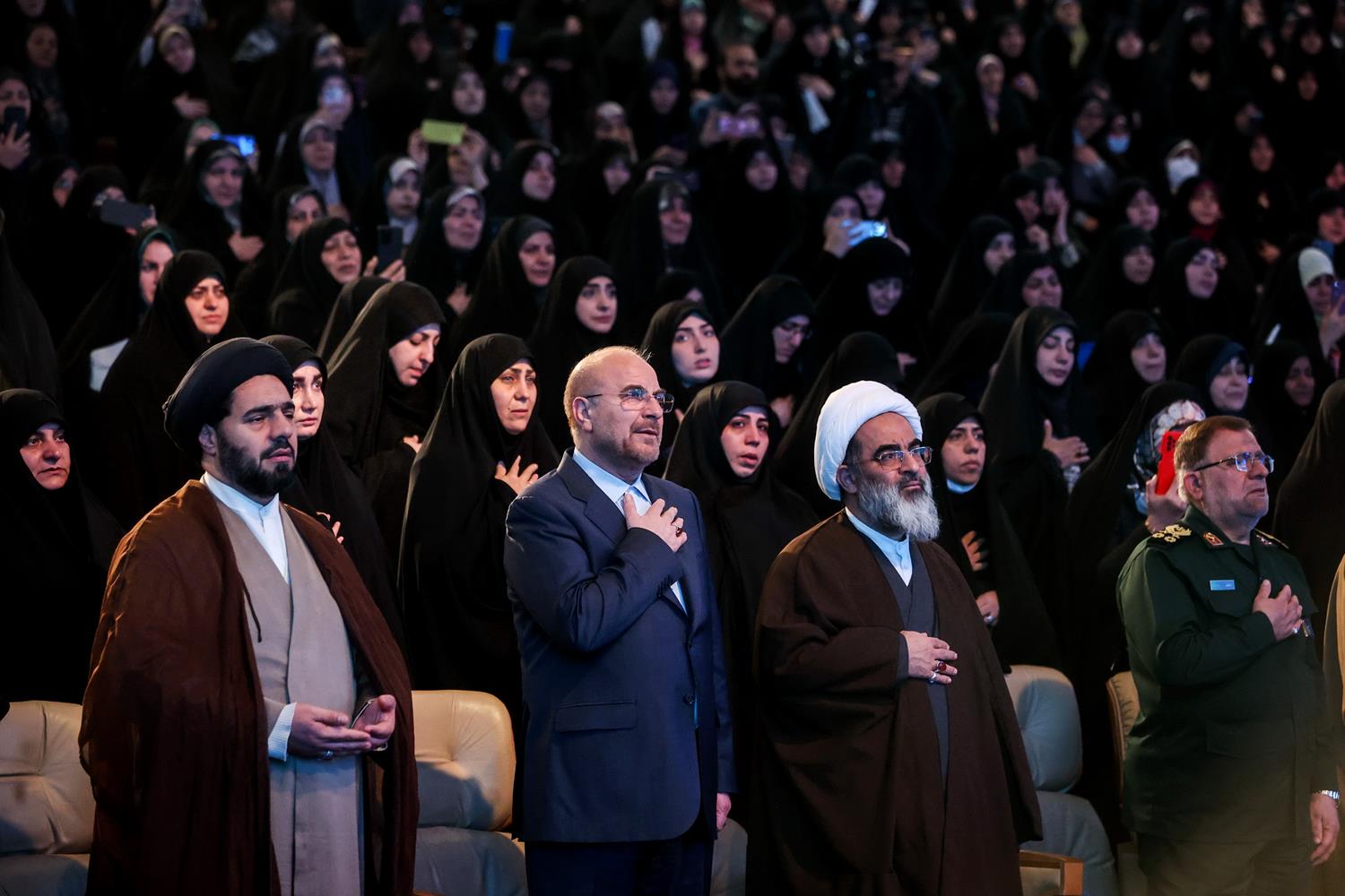 مراسم تجلیل از بانوان مبلغ و محفل‌دار قرآن کریم با حضور قالیباف