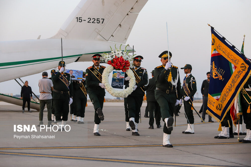 آیین استقبال از پیکر سردار شهید نیلفروشان در فرودگاه اصفهان