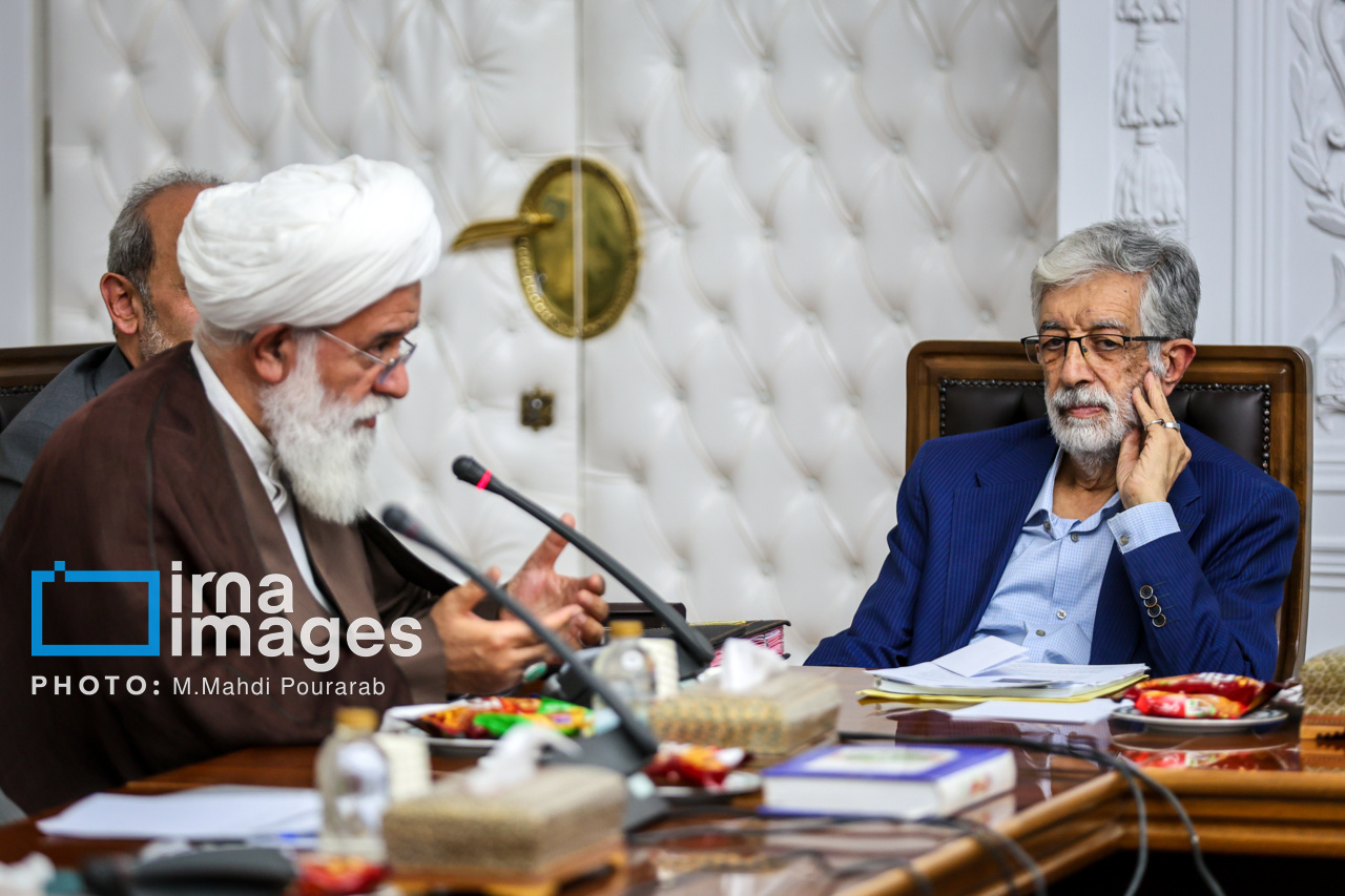 جلسه شورای عالی انقلاب فرهنگی