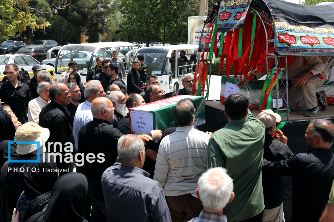 تشییع پیکر شهید دو ساله «رایان قاسمیان»