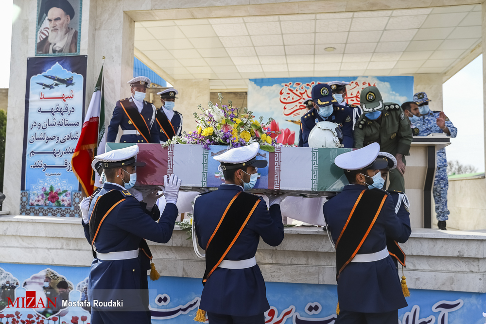 قالیباف در مراسم تشییع پیکر خلبان شهید