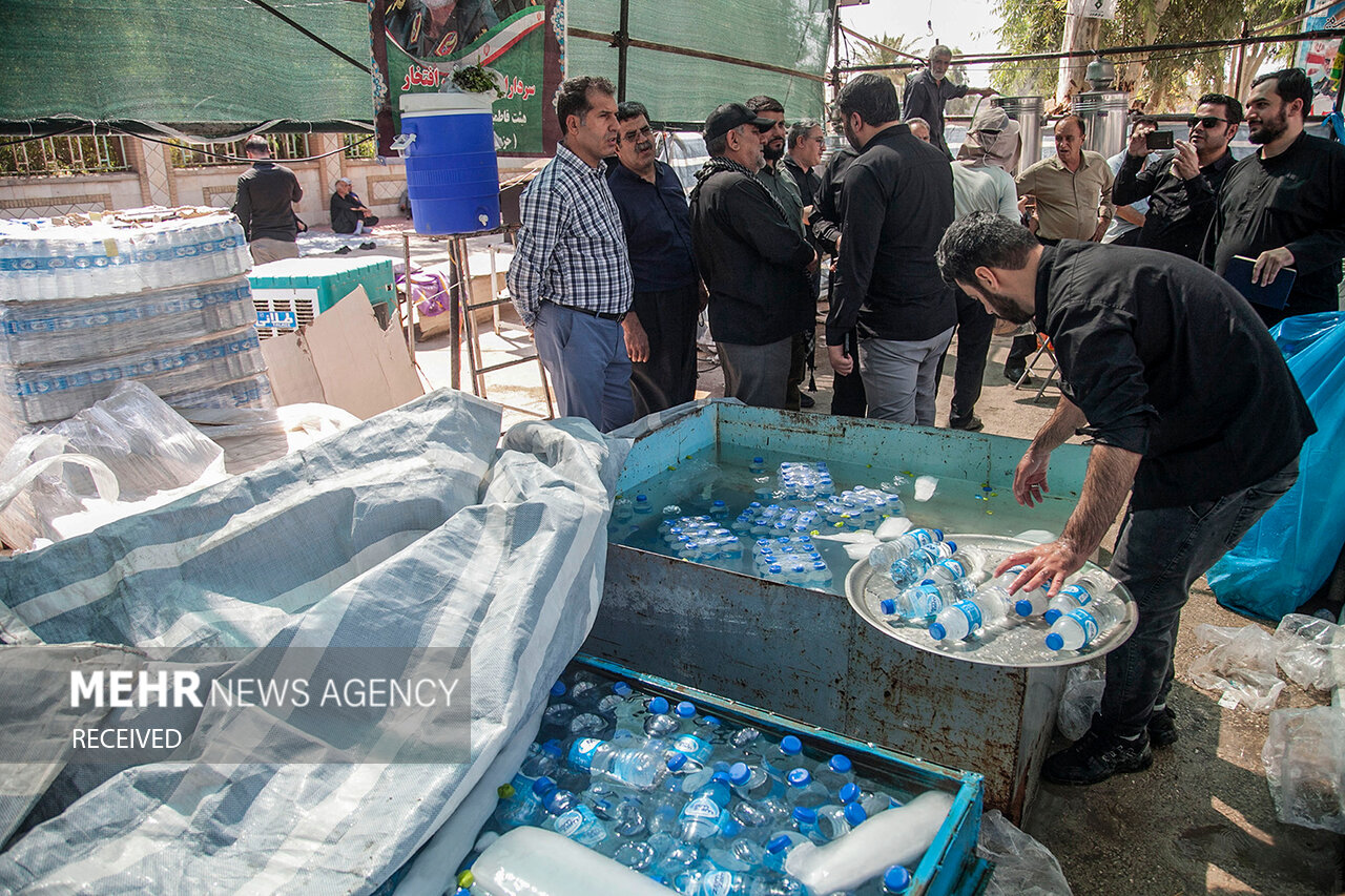 خدمت‌رسانی ستاد اجرایی فرمان امام به زائران اربعین در مرز خسروی