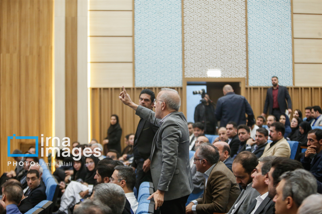 حضور قالیباف در همایش کارآفرینی اجتماعی