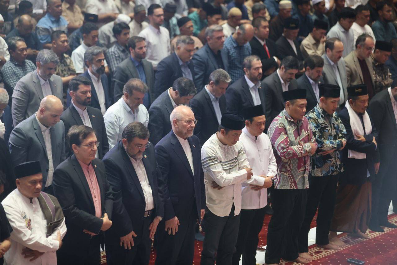 حضور و سخنرانی قالیباف در نماز جمعه مسجد استقلال جاکارتا