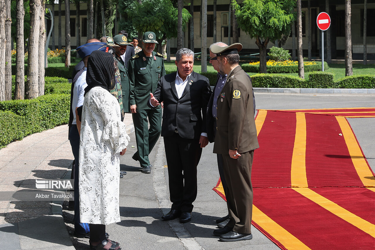 دیدار وزرای دفاع بولیوی و ایران