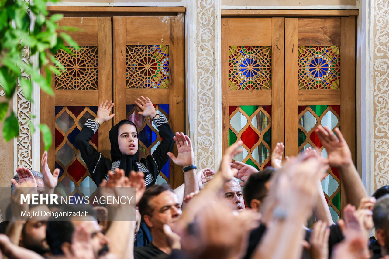 روضه‌خوانی سنتی در بیت شهید صدوقی یزد