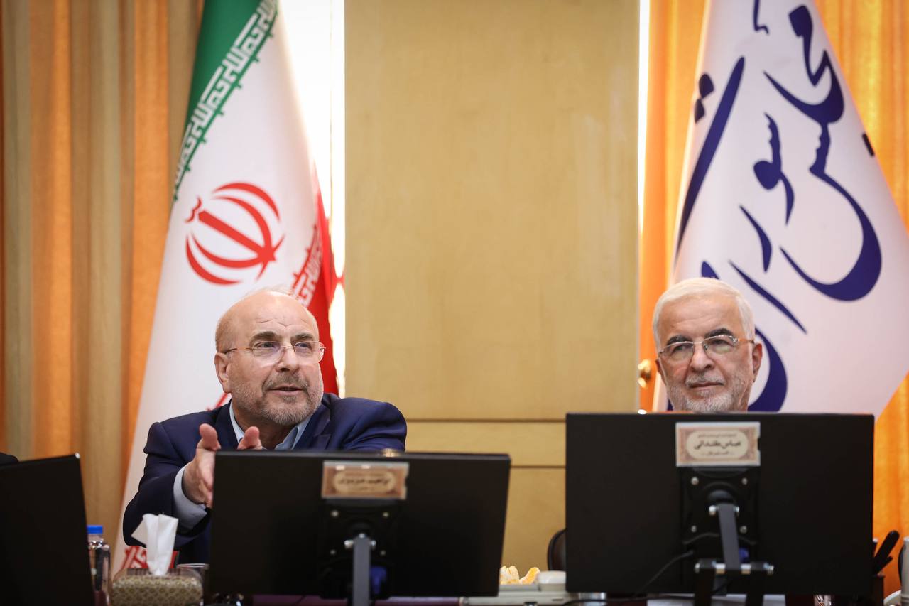 حضور قالیباف در کمیسیون امنیت ملی با حضور وزرای کشور و راه و شهرسازی