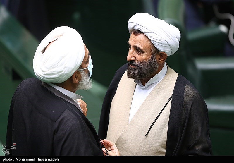 دورهمی نمایندگان در صحن مجلس 