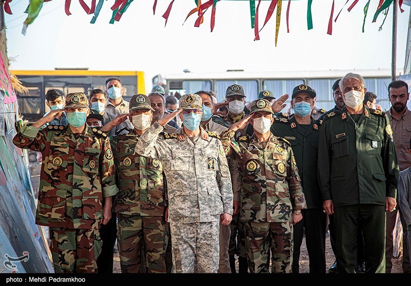 بازدید سرلشکر باقری از مناطق دفاعی جنوب