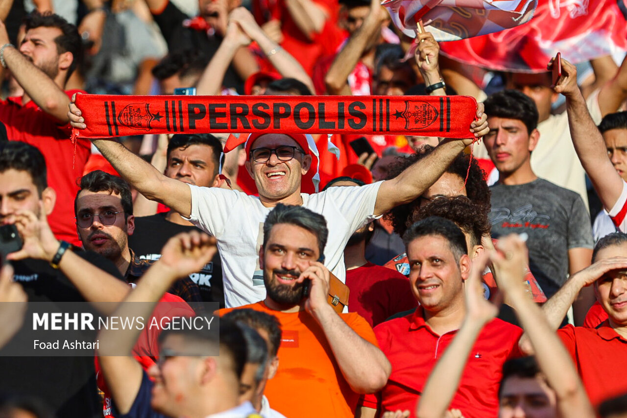 دیدار تیم‌های پرسپولیس و مس رفسنجان