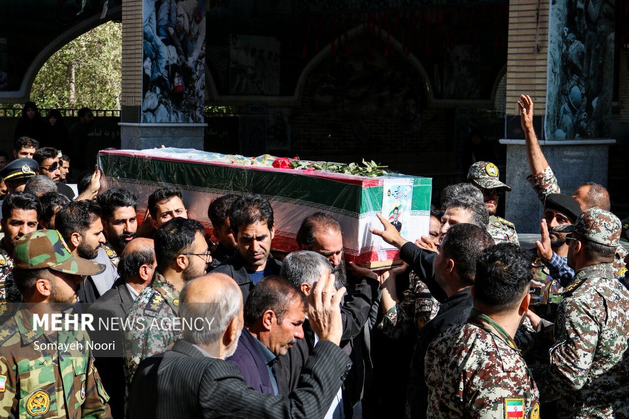 تشییع پیکر شهید پدافند هوایی «سجاد منصوری»
