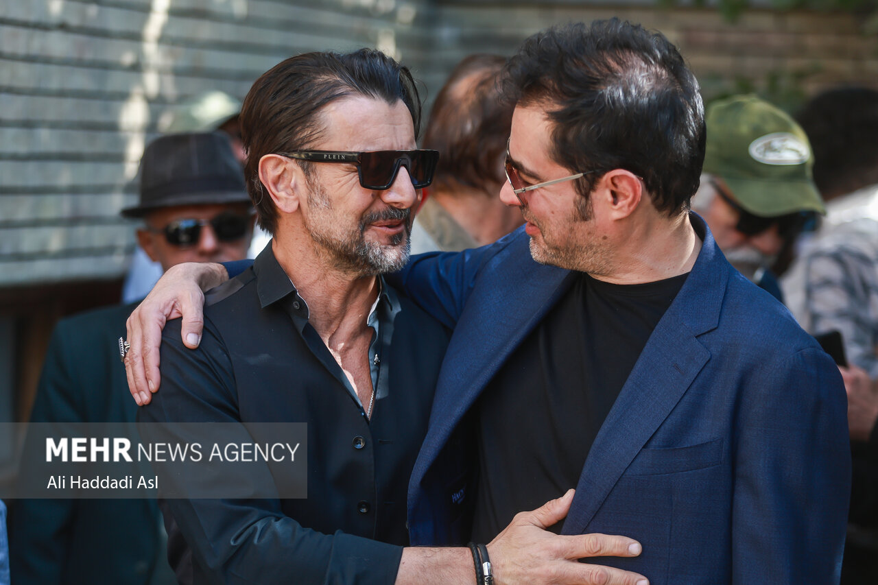 تصاویر مراسم تشییع پیکر ناصر تقوایی