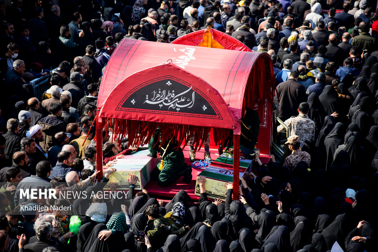 تشییع پیکر مطهر ۳۰۰ شهید گمنام دفاع مقدس در سراسر کشور