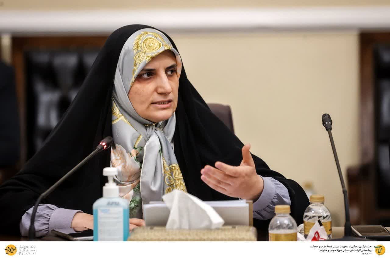 گزارش تصویری نشست قالیباف با حضور کارشناسان مسائل حوزۀ حجاب و خانواده