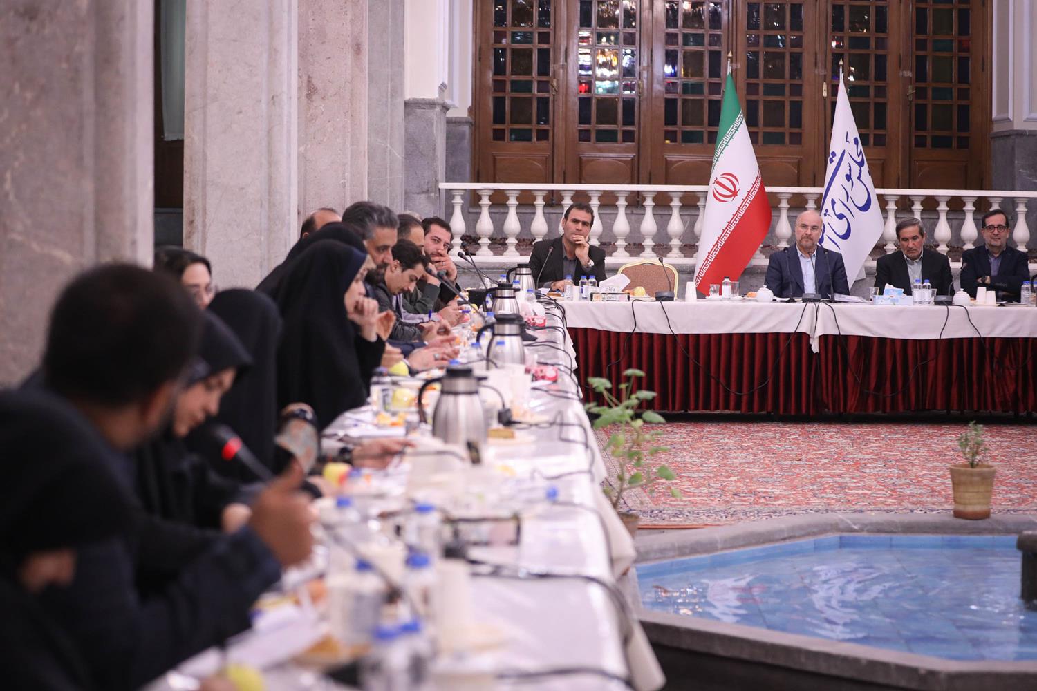 دیدار شورایاران محلات تهران با قالیباف