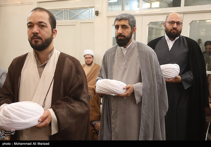 مراسم عمامه گزاری طلاب به مناسبت عید مبعث