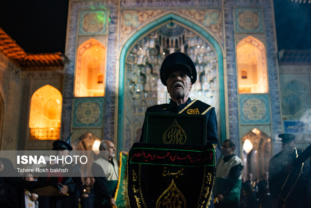 لاله گردانی در سوگ امام رضا(ع) - شاهچراغ