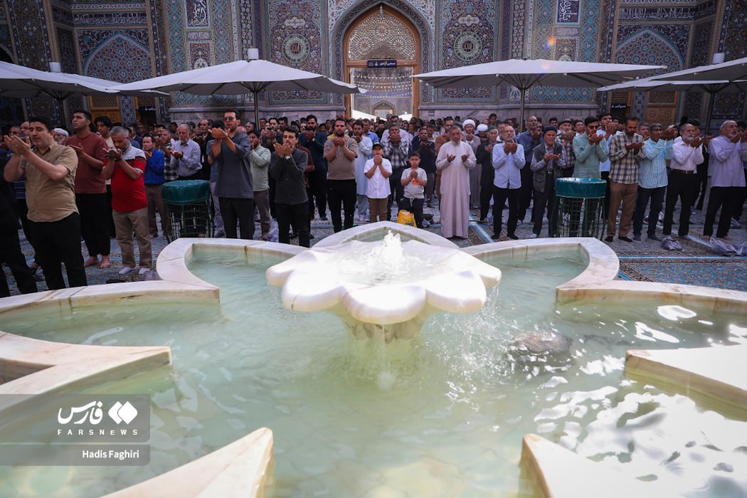 نماز عید قربان در حرم امام رضا(ع)