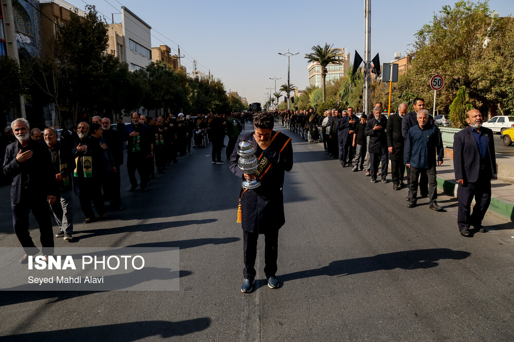 دسته عزاداری خادمان و زائران حرم مطهر حضرت معصومه (س)