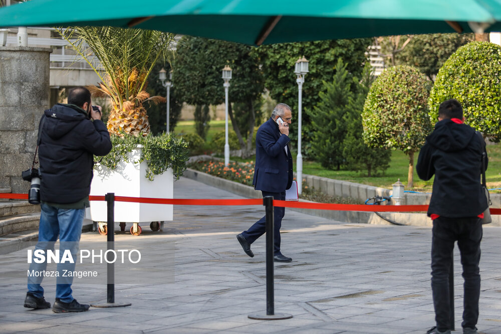 وزرا در جمع خبرنگاران درحاشیه جلسه دولت 