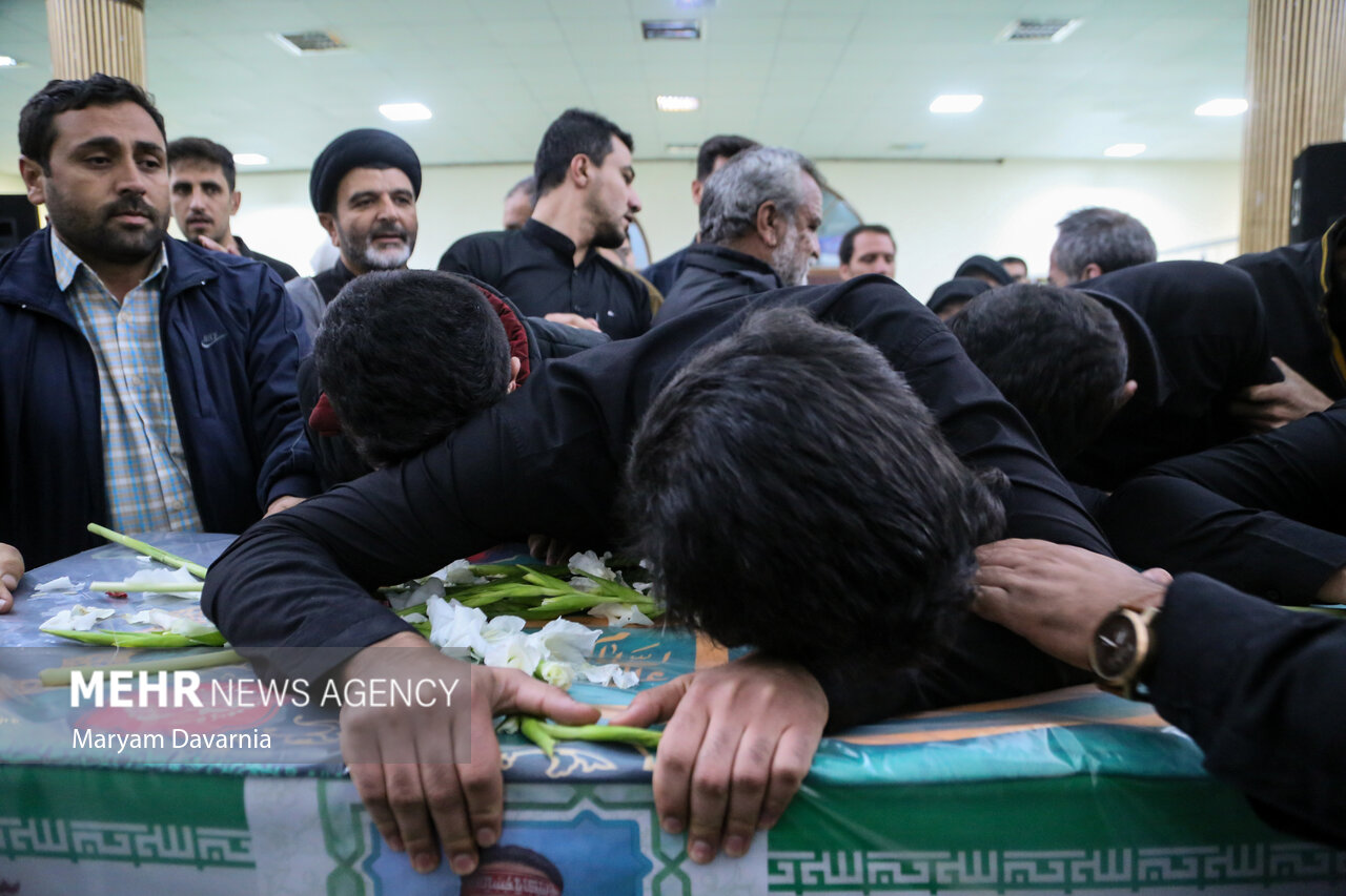 مراسم وداع با پیکر خادم الحسین «جلال اسدی»