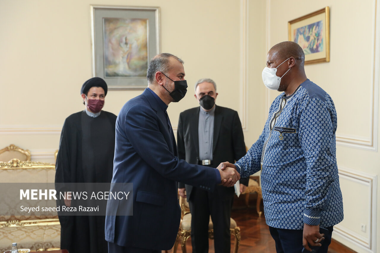 دیدار وزیر امور خارجه با نوه نلسون ماندلا