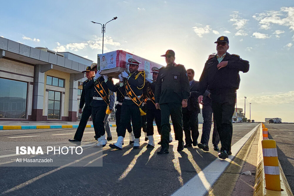 استقبال از پیکر شهید مدافع امنیت ستوان سوم هادی زارع باغبیدی در یزد