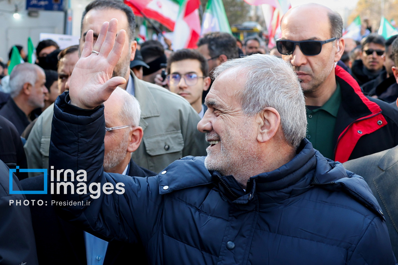 حضور مسئولان در تجمع همبستگی ملی در تهران