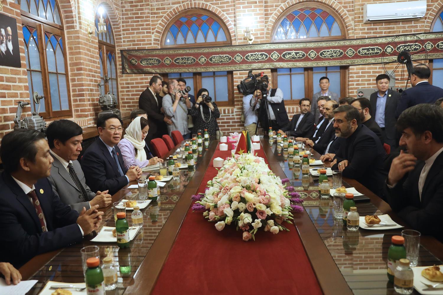 بازدید رئیس مجلس ویتنام