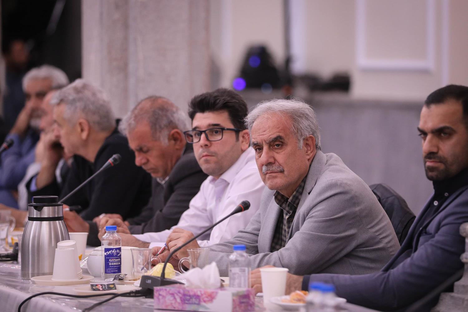 دیدار شورایاران محلات تهران با قالیباف