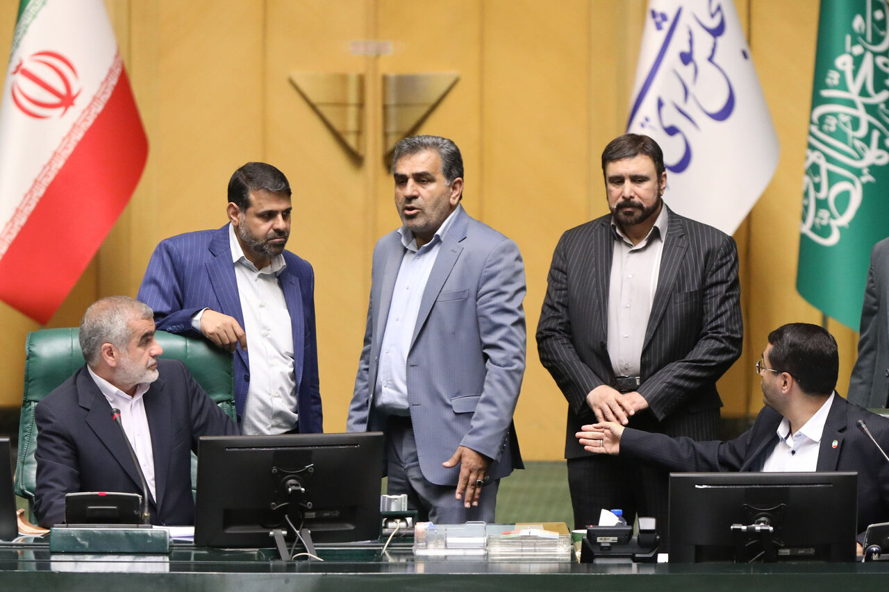 نشست علنی مجلس ۱۸ شهریورماه ۱۴۰۴