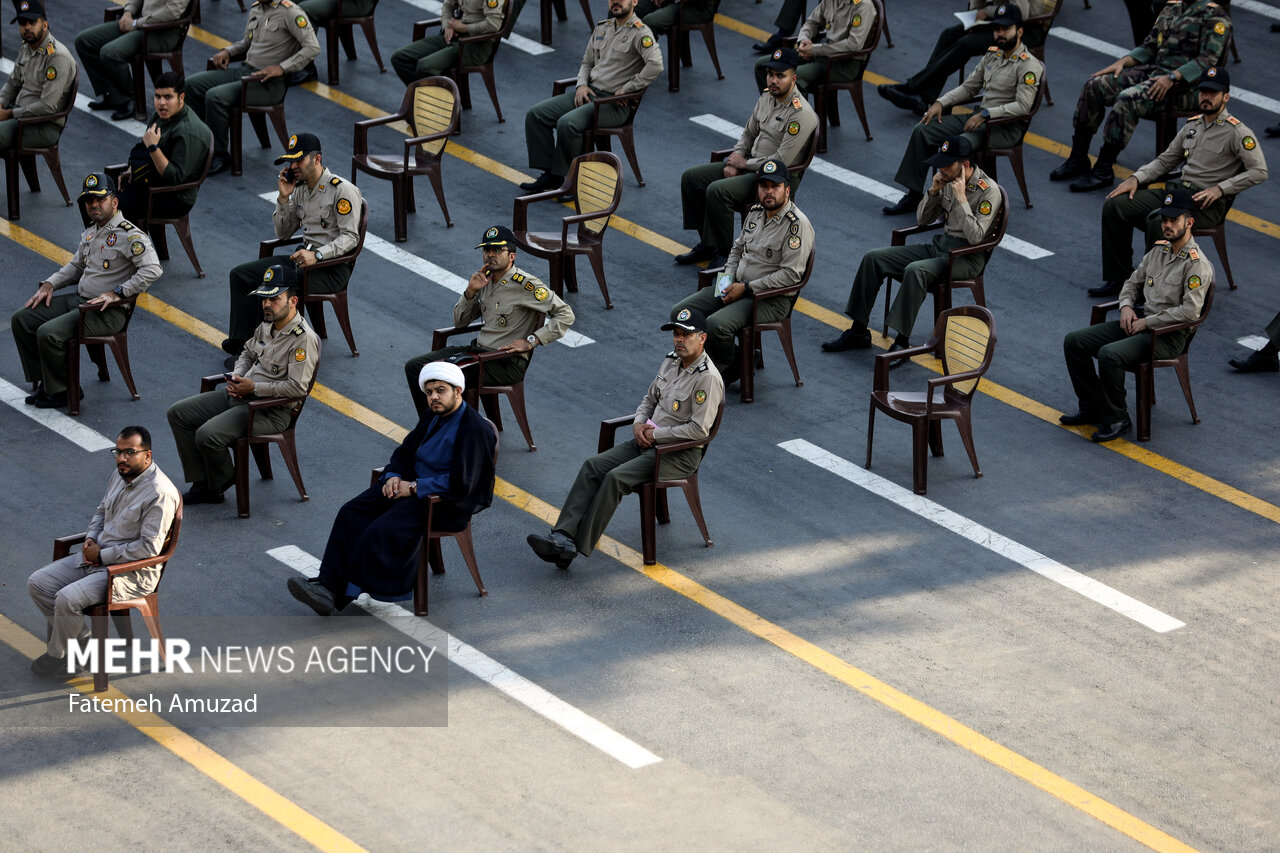 سالروز اهدای پرچم و نشان توسط فرماندهی معظم کل قوا به ارتش