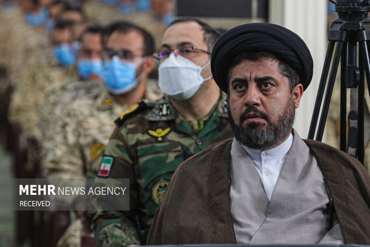 نشست سرلشگر باقری با دانشجویان نخبه ارتش