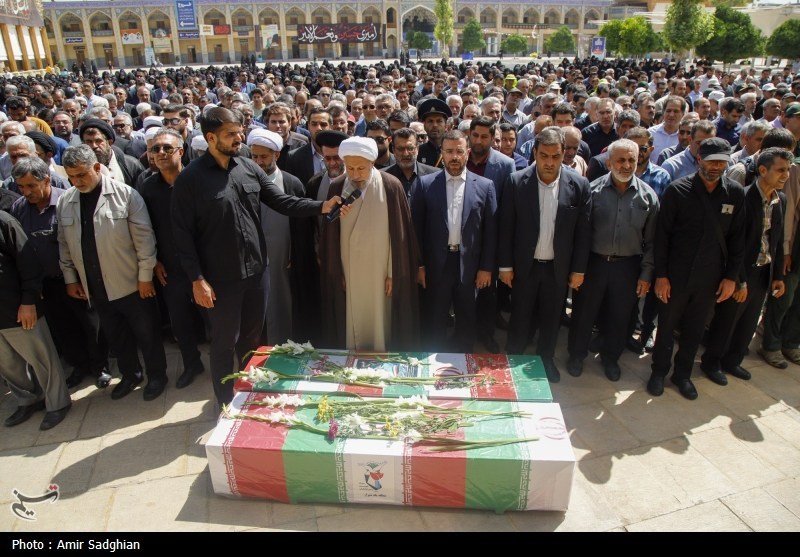 تشییع پیکر شهدا در حرم شاهچراغ (ع)