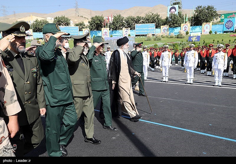 حضور رهبر انقلاب در دانشگاه افسری امام حسن(ع) 