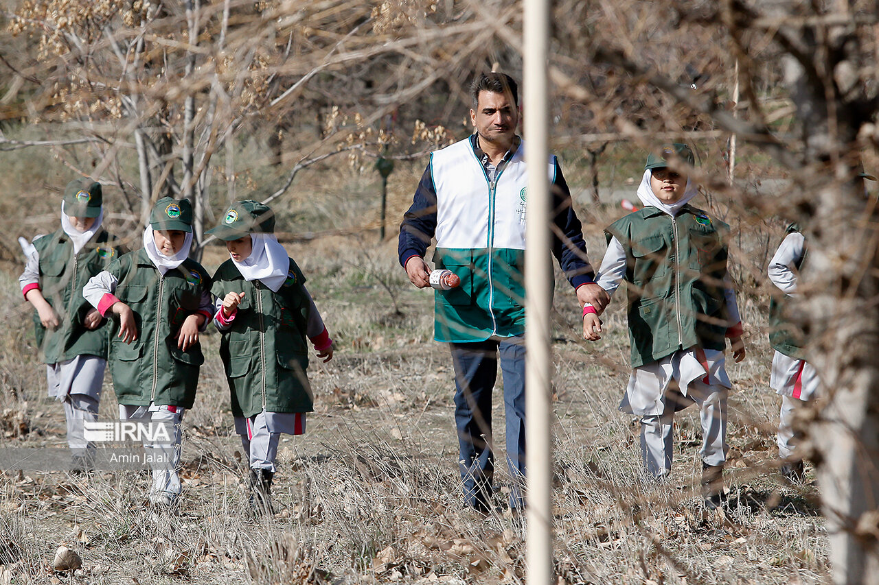 مراسم روز درختکاری با حضور رییسی