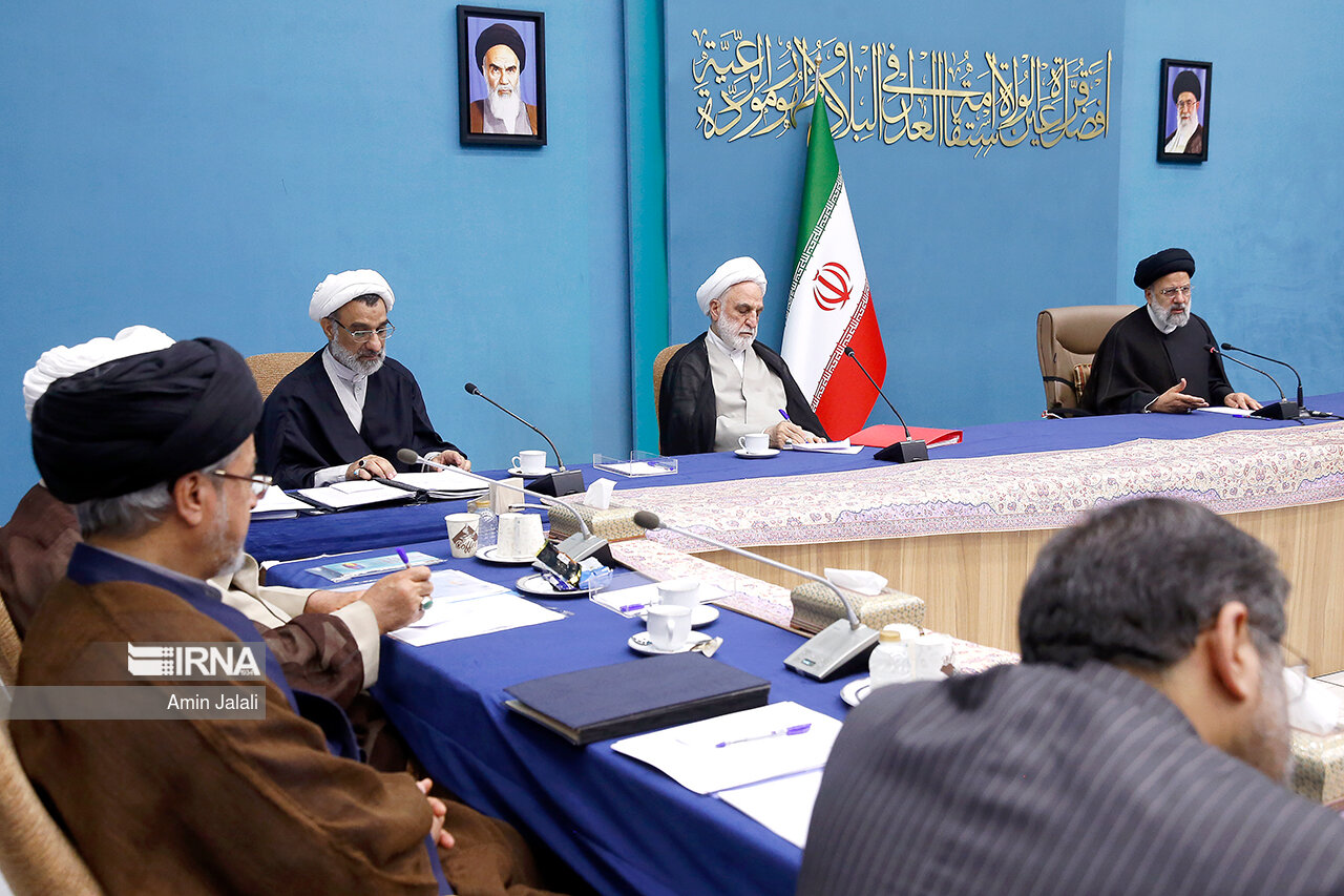 جلسه شورای عالی انقلاب فرهنگی