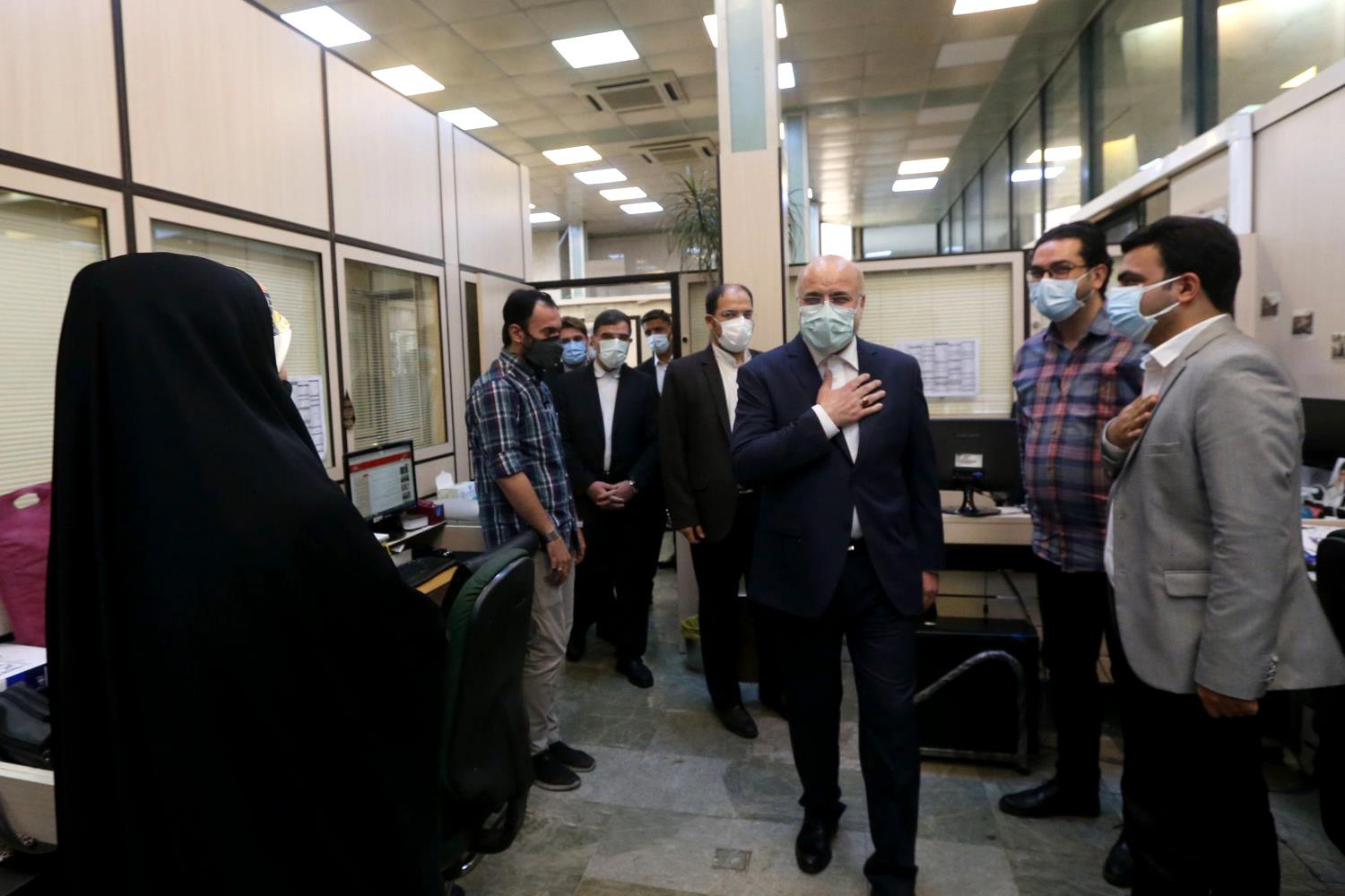 قالیباف در جمع خبرنگاران خانه ملت 