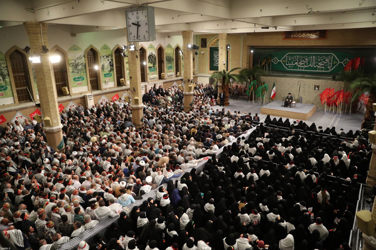 دیدار پیشکسوتان و فعالان دفاع مقدس با رهبر انقلاب