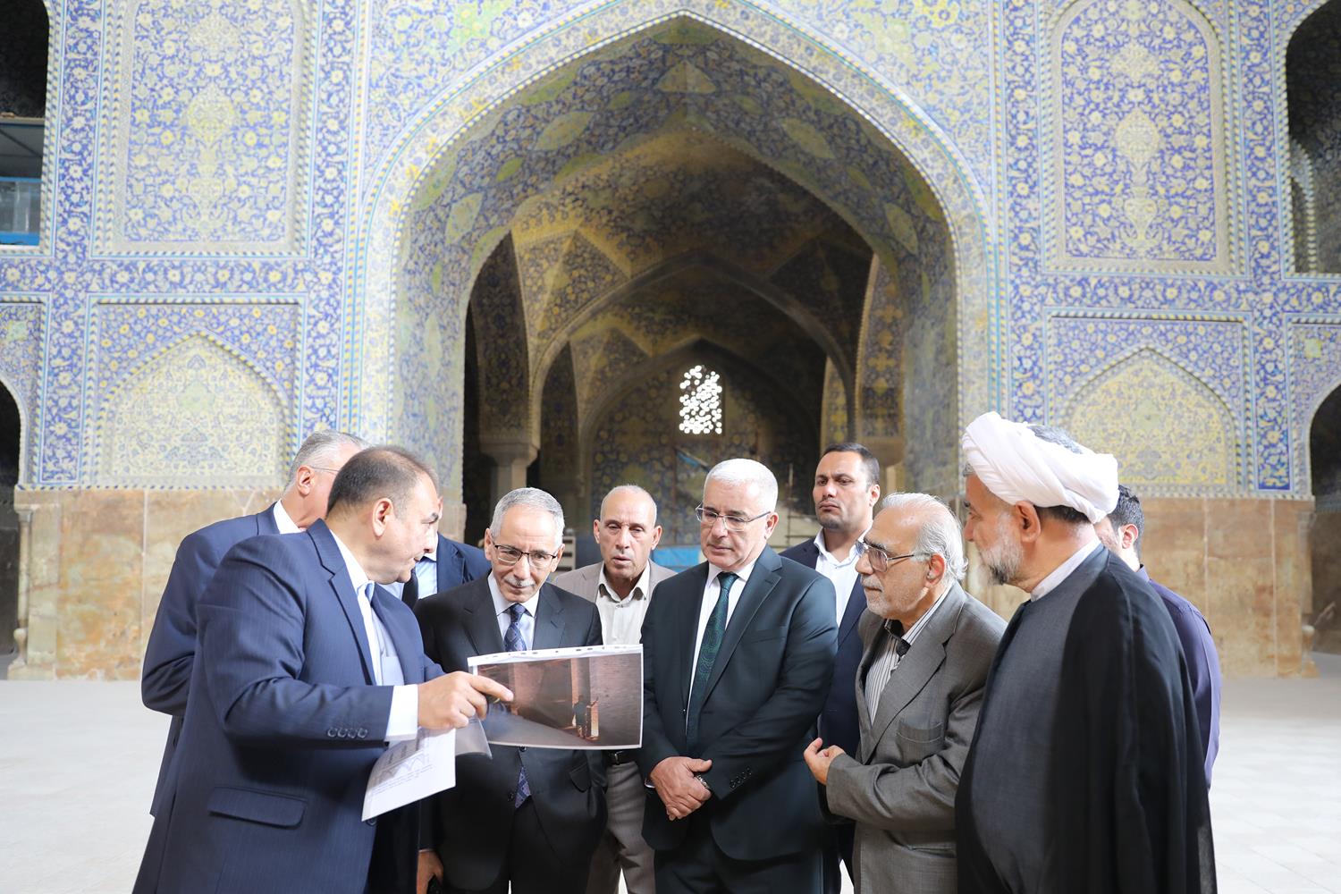 بازدید رئیس مجلس الجزایر از مجموعه تاریخی نقش جهان