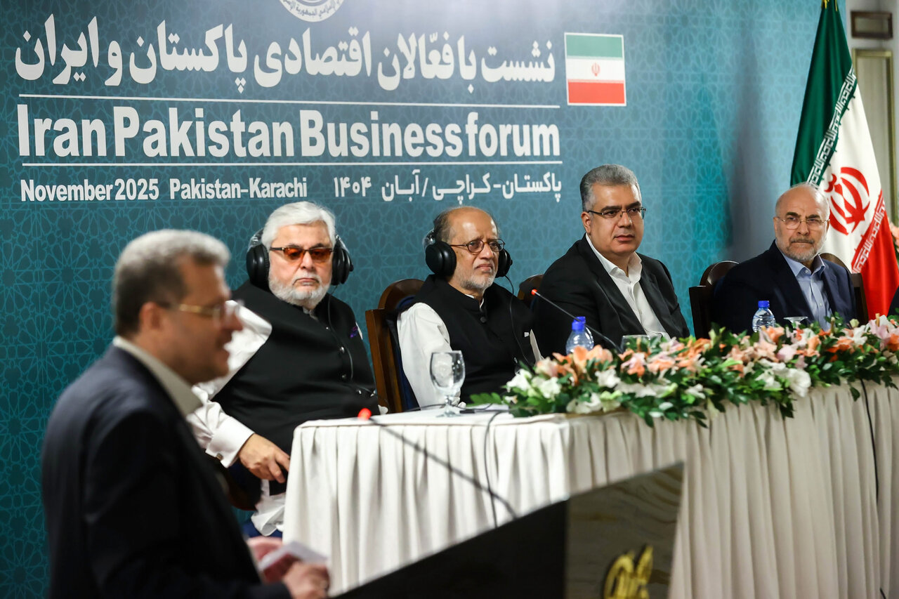 نشست قالیباف با فعالان اقتصادی پاکستان و ایران