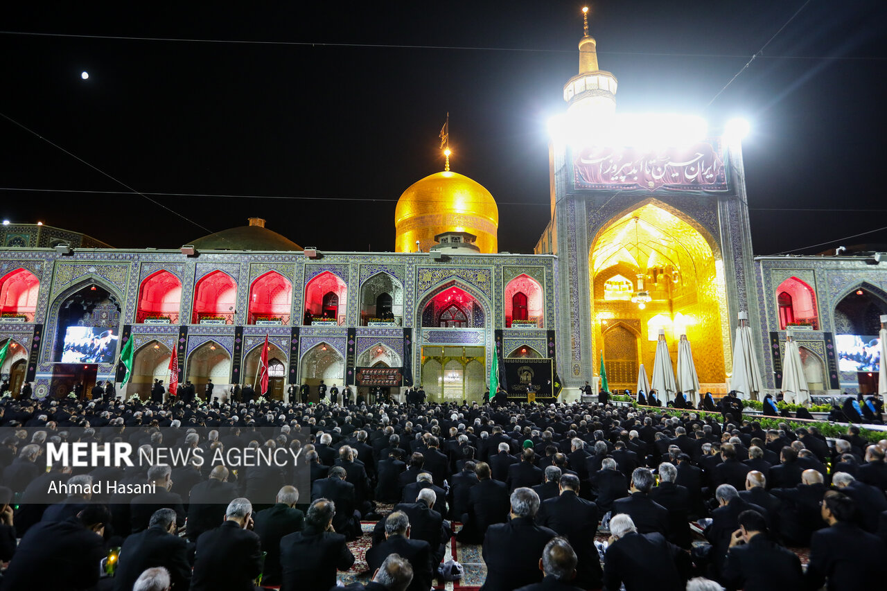 شام غریبان حسینی در حرم مطهر امام رضا(ع)