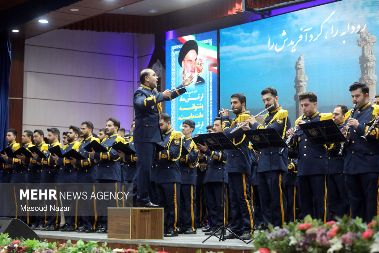 دیدار فرماندهان و کارکنان نیروهای هوایی