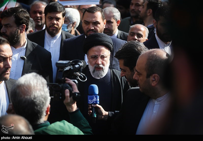 حضور رئیس جمهور در راهپیمایی ۲۲ بهمن 