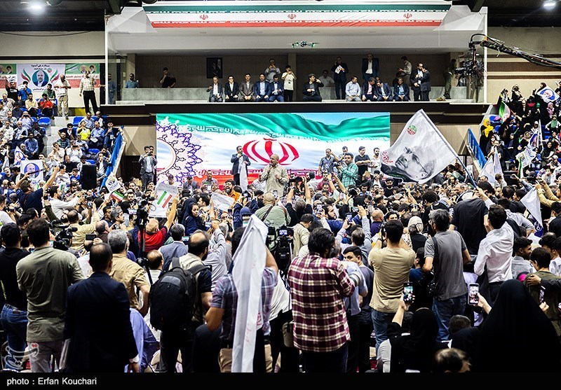 اجتماع هواداران محمدباقر قالیباف در ورزشگاه شهید شیرودی