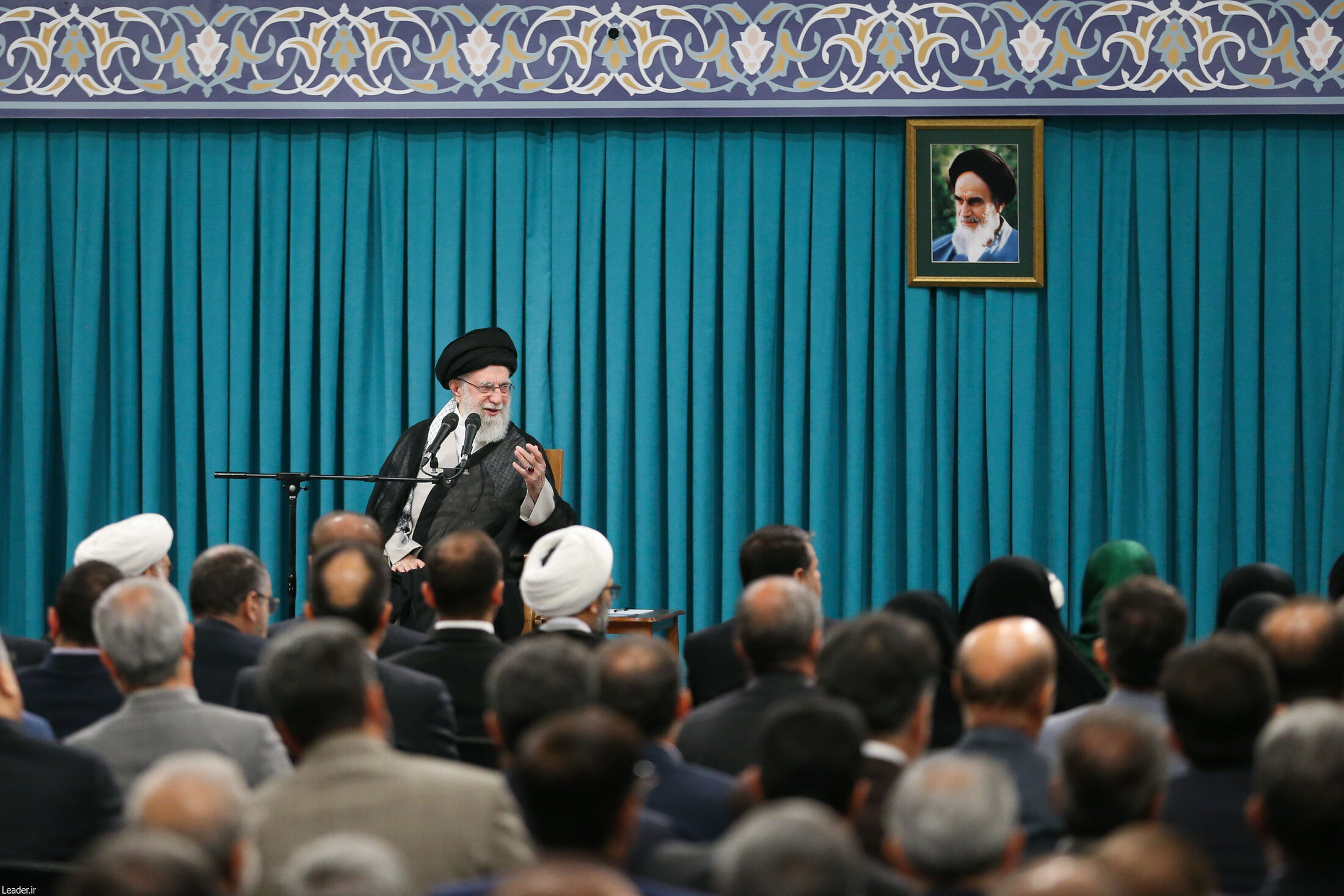 دیدار رهبر انقلاب با نمایندگان مجلس