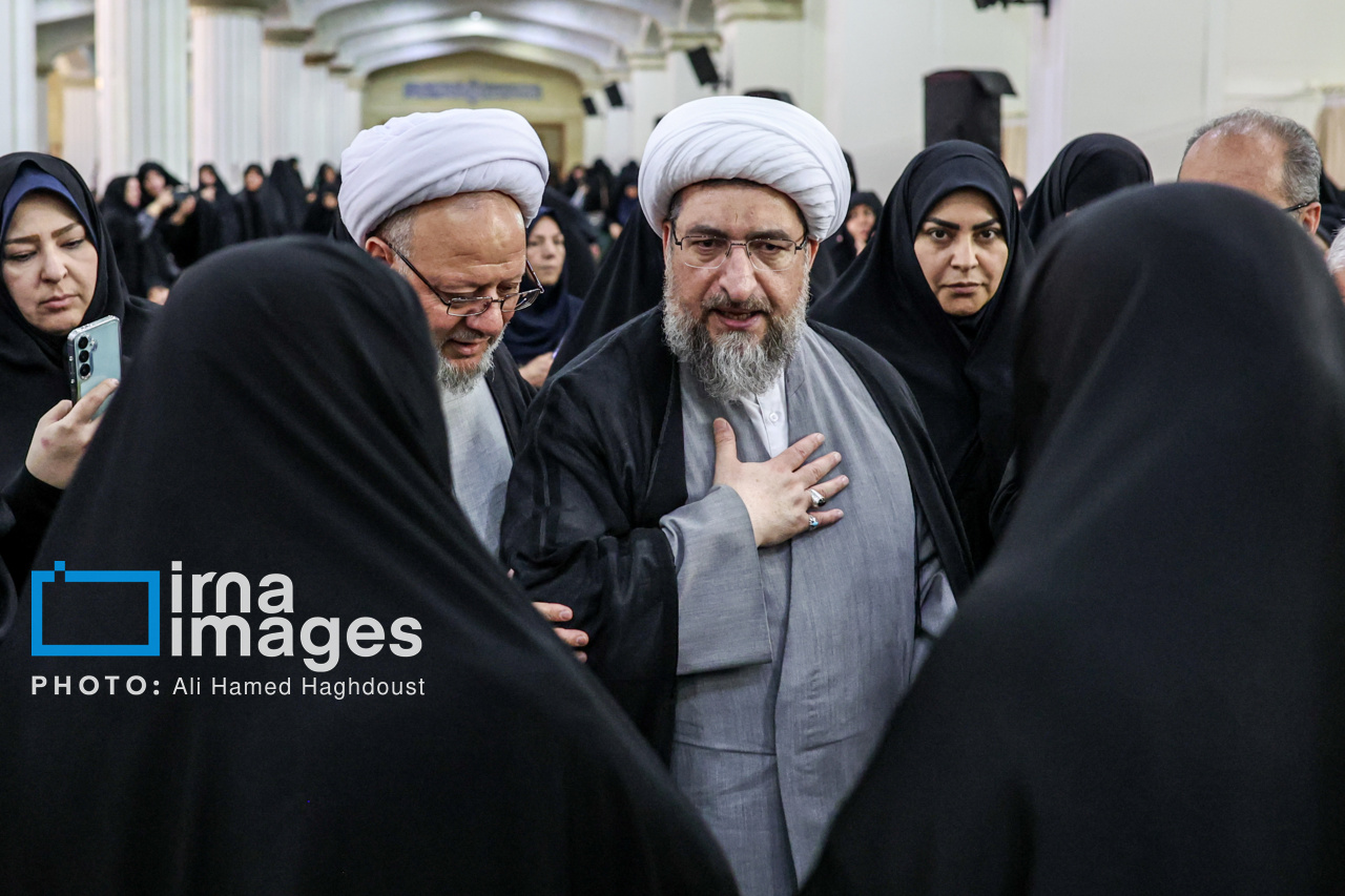 مراسم سالگرد شهدای خدمت در مصلای تبریز 